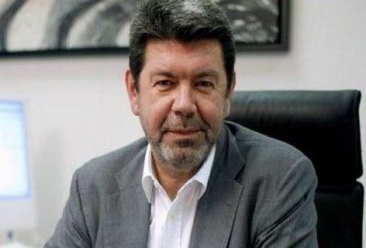 Η... λάγνα φωτογραφία - απάντηση του Λάτσιου στην Μενεγάκη!