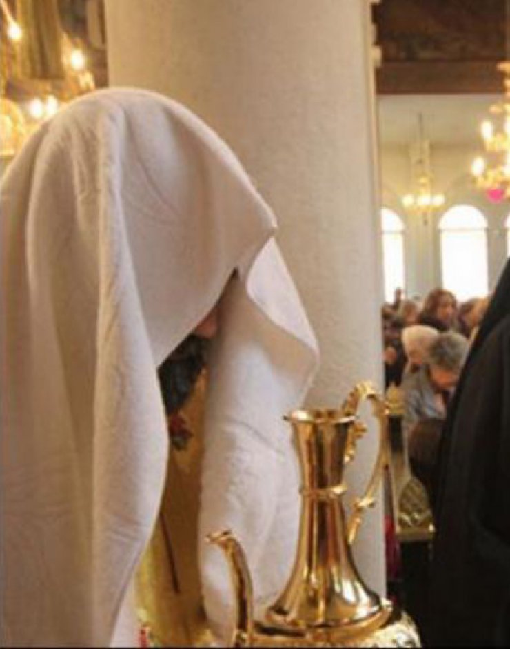 Ελληνας ηθοποιός χειροτονήθηκε διάκονος [εικόνες]