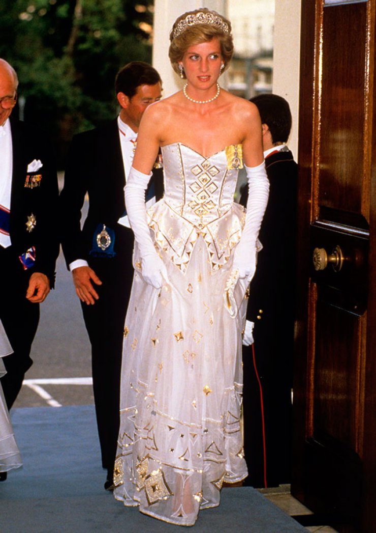 Ποιος αγόρασε το φόρεμα της Diana; 