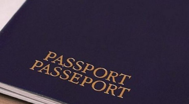 Δεν ταξίδεψε επειδή ο γιος του ζωγράφισε το διαβατήριο
