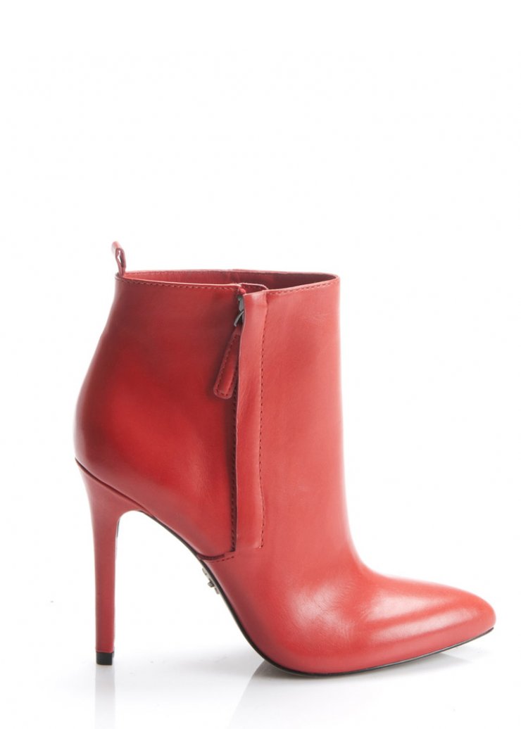 Δείτε τη συλλογή παπουτσιών της Cameron Diaz [εικόνες]