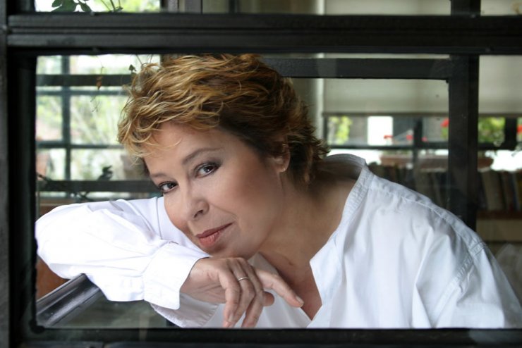 Πάρτε γεύση από το νέο τραγούδι της Δήμητρας Γαλάνη