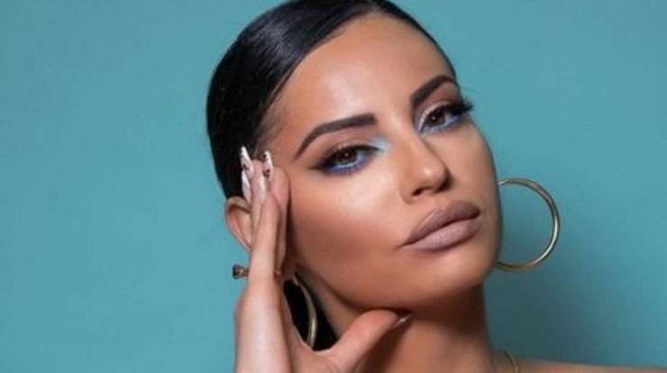 Δήμητρα Αλεξανδράκη: Αποκαλύπτει για ποιο λόγο θα βαπτιστεί για τρίτη φορά [βίντεο]