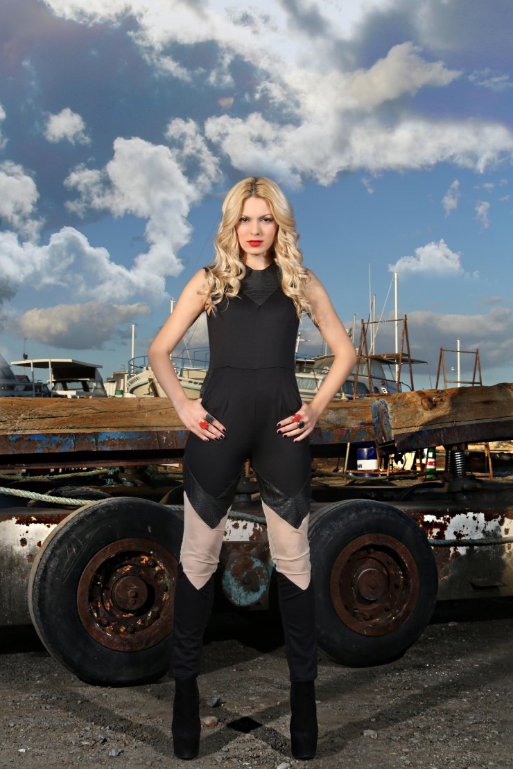 Δήμητρα Μακρυγιάννη: Δείτε την να ποζάρει με το σέξι μαγιό της!