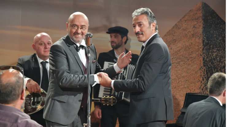 Βρεθήκαμε στα παρασκήνια της "Γαλάτειας" και απαθανατίσαμε τον Ανδρέα Δημητρόπουλο σε ρόλο ηθοποιού! [εικόνες]