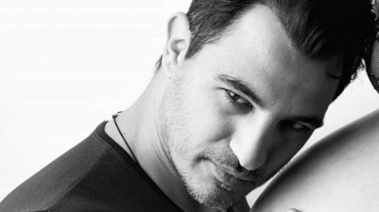 Δήμος Αναστασιάδης: Η φωτογραφία με τον γιο του στο κρεβάτι που λατρέψαμε!