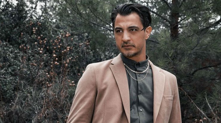 Δήμος Αναστασιάδης: Φόρεσε matchy - matchy outfit με τον γιο του [εικόνα]