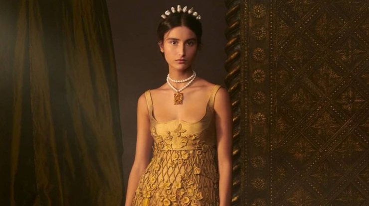 Δεν φαντάζεσαι πόσες ώρες χρειάστηκαν για να φτιαχτεί αυτό το Dior φόρεμα!