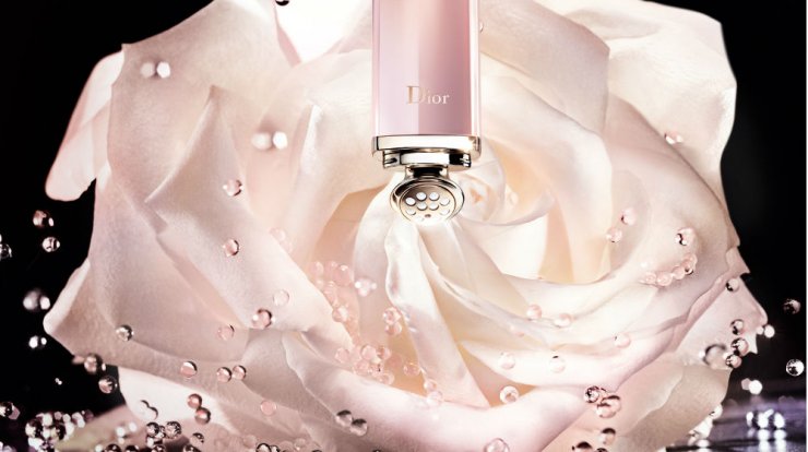 Ένας ορός ματιών που βελτιώνει την εμφάνιση των μαύρων κύκλων και του οιδήματος