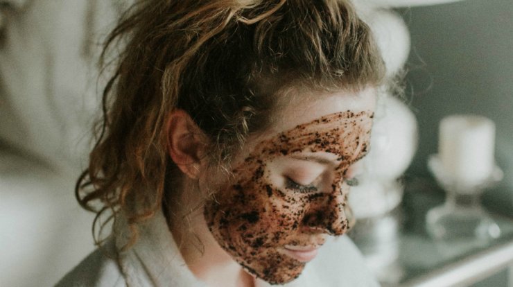 H πιο αποτελεσματική DIY μάσκα απολέπισης που θα σας προετοιμάσει για το ρεβεγιόν