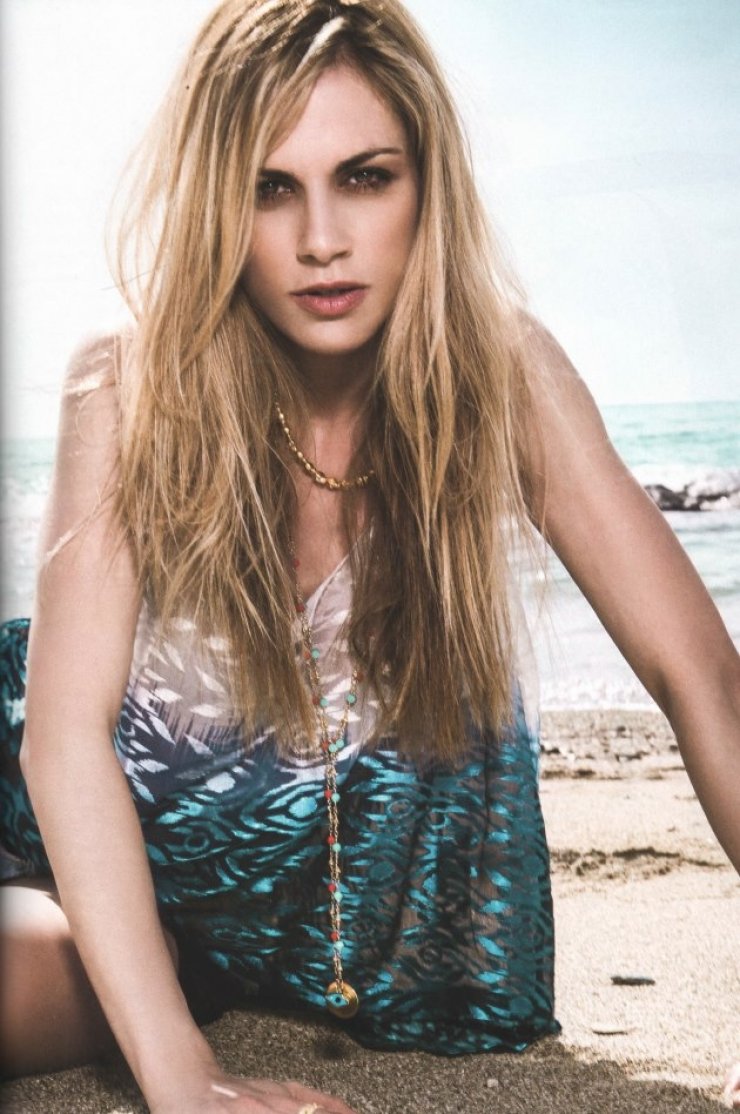 Η σέξι φωτογράφηση της Ντορέττας Παπαδημητρίου