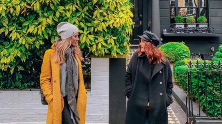 Η αναπάντεχη συνάντηση της Ντορέττας Παπαδημητρίου και της Μαίρης Συνατσάκη στο Λονδίνο με επώνυμη Κύπρια! [βίντεο]