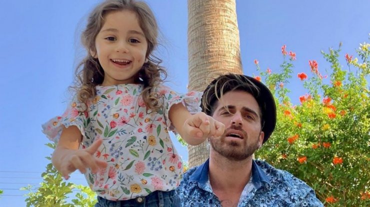 Δώρος Παναγίδης: Τα δάκρυα του που δεν μπορεί να δει την κόρη του λόγω κορωνοϊού [βίντεο]