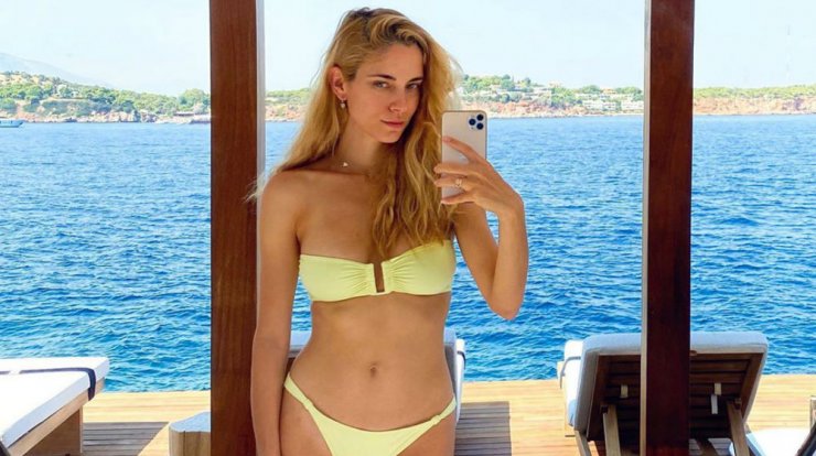 Δούκισσα Νομικού: Απολαμβάνει το ηλιοβασίλεμα μαζί με την κόρη της [εικόνα]