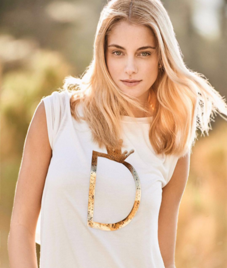 Δούκισσα Νομικού: Δείτε την παιδική της φωτογραφία με έντονη διαφορά στα μάτια της!