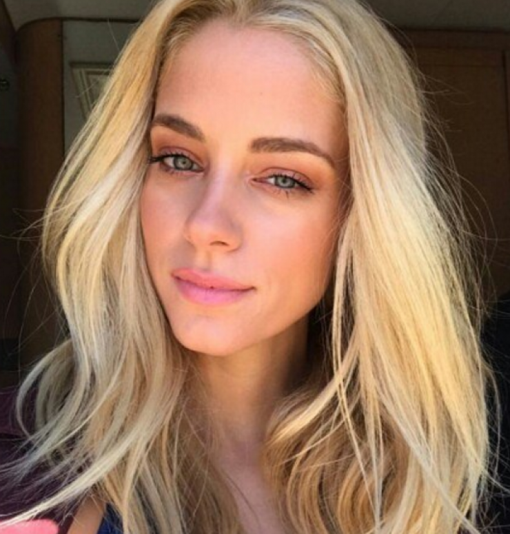 Η πιο χαλαρή νύφη! Η Δούκισσα Νομικού μία ανάσα πριν από τον γάμο της και κάνει… ηλιοθεραπεία!