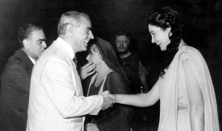 Θρηνεί το ελληνικό θέατρο! 