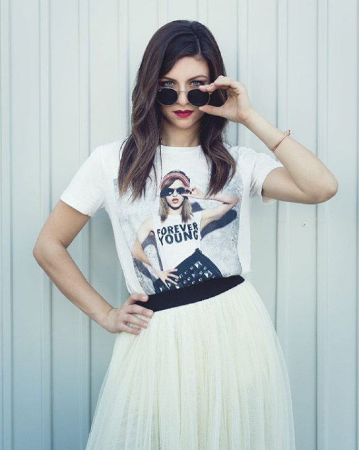 Η φωτογραφία που μας τρόμαξε! Η Νίκη Δραγούμη με τραύματα στο λαιμό!