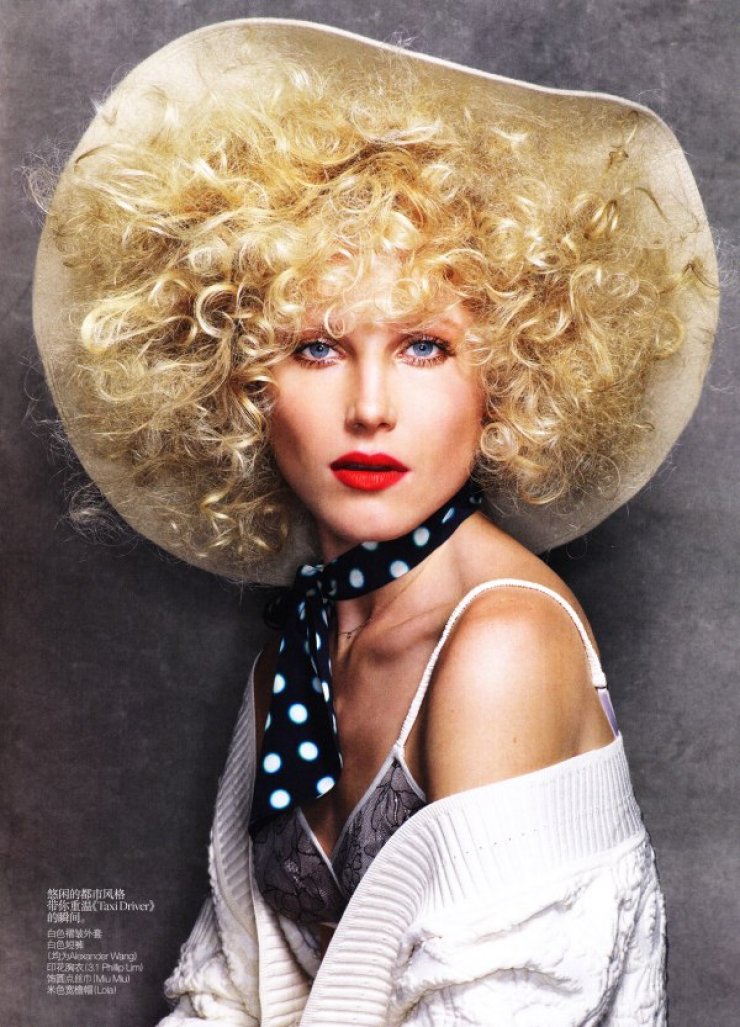 Η 26χρονη δισέγγονη του Χεμινγουέι ζαλίζει με την ομορφιά της τον κόσμο της μόδας [εικόνες] 