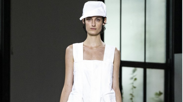 Πώς να φορέσεις το αγαπημένο σου λευκό φόρεμα