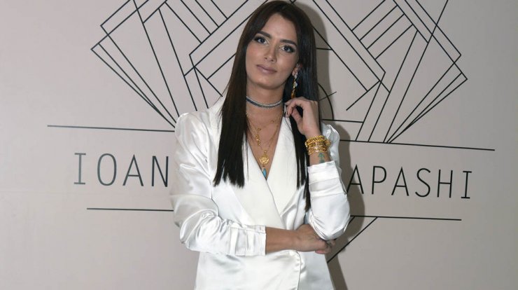 Total white look από την Ιωάννα Κοτζιάπασιη