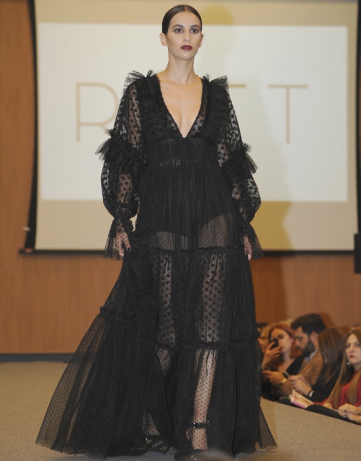 Ρίτα Αττάλα: Aποθέωσε την κομψότητα και τη θηλυκότητα στην φιλανθρωπική επίδειξη μόδας