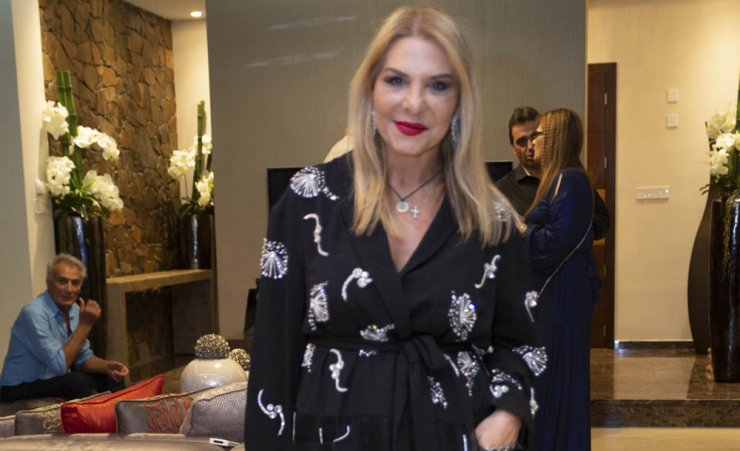 Σε black & white look η Κάτια Θεοδότου κατάφερε να ξεχωρίσει!