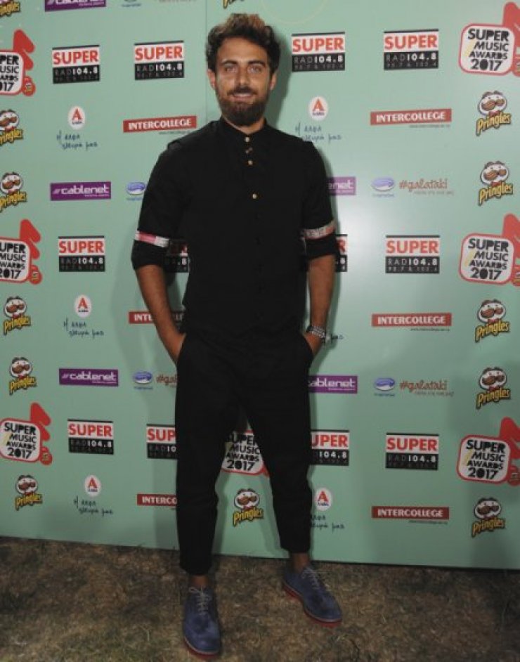 Πανικός! Μάριος Πρίαμος: Αποθεώθηκε από τον κόσμο στην πρώτη του φωτογράφηση στη Λευκωσία