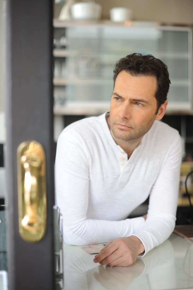 Παναγιώτης Μπουγιούρης: Επιτέλους επιβεβαίωσε τον έρωτά του με την κούκλα Κύπρια