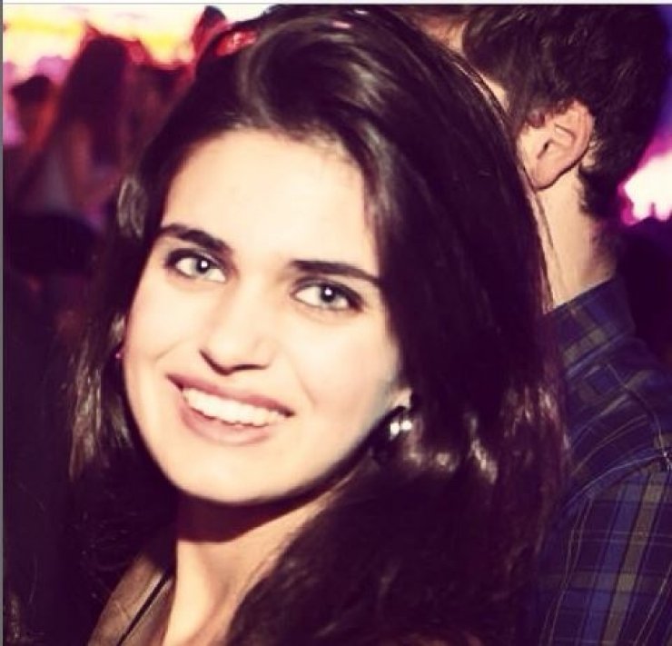 Δε θα πιστεύετε ποιος Έλληνας είναι ο μπαμπάς της!