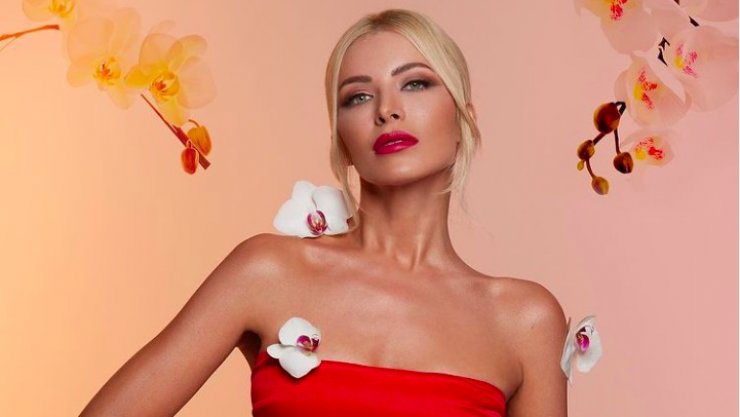 Κατερίνα Καινούργιου: Η έκπληξη του συντρόφου της για την πρεμιέρα της! Γέμισε το στούντιο λουλούδια 