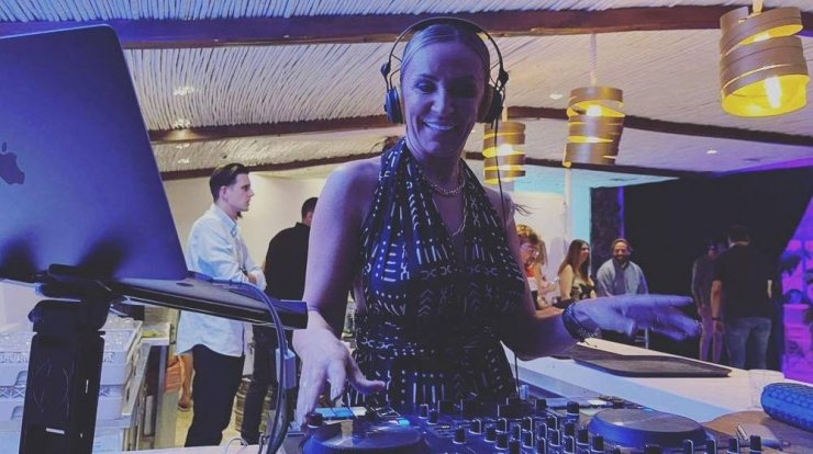 Η έναρξη των Cyprus Eating Awards με έκπληξη τη Γιώτα Δαμιανού! [βίντεο]