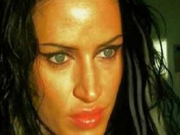 Τον μαχαίρωσε σωσίας της Τζολί