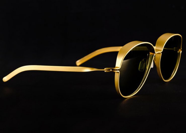 Γυαλιά… στραβωμένα!