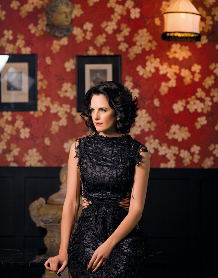 Έφη Σπύρου: Μιλάει για το ταξίδι της στον κόσµο της τέχνης