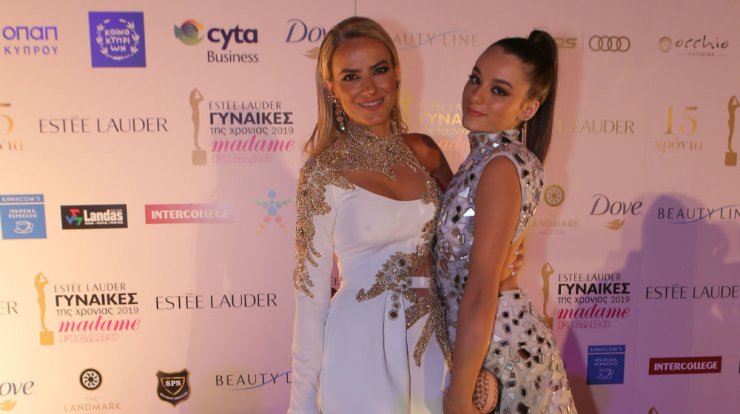 Έφη Παπαϊωάννου: Το τρυφερό στιγμιότυπο με την κόρη της, Αθηνά κατά την ανακοίνωση της νίκης της!