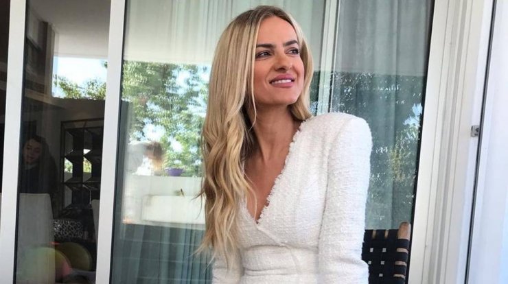 Metallic Crush: Το νέο metallic look της Έφης Παπαϊωάννου που θα λατρέψεις