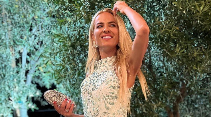 Έφη Παπαϊωάννου: Σε τρελά κέφια με τον γιο της Κωνσταντίνο! [βίντεο]