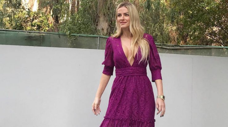 Έφη Παπαϊωάννου: Πώς ξεμπερδεύει τα μακριά ξανθά μαλλιά της