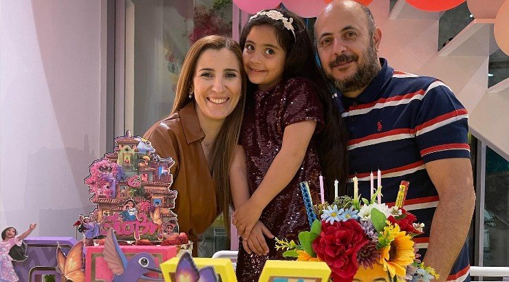 Ευτυχία Ανδρέου – Μιχάλης Βασιλείου: Γιόρτασαν τα 6α γενέθλια της κόρης τους, Θίσβης! [εικόνες]