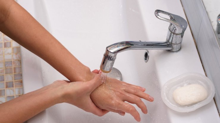 Εγκαύματα: Πώς να τα αντιμετωπίσεις μόνη στο σπίτι