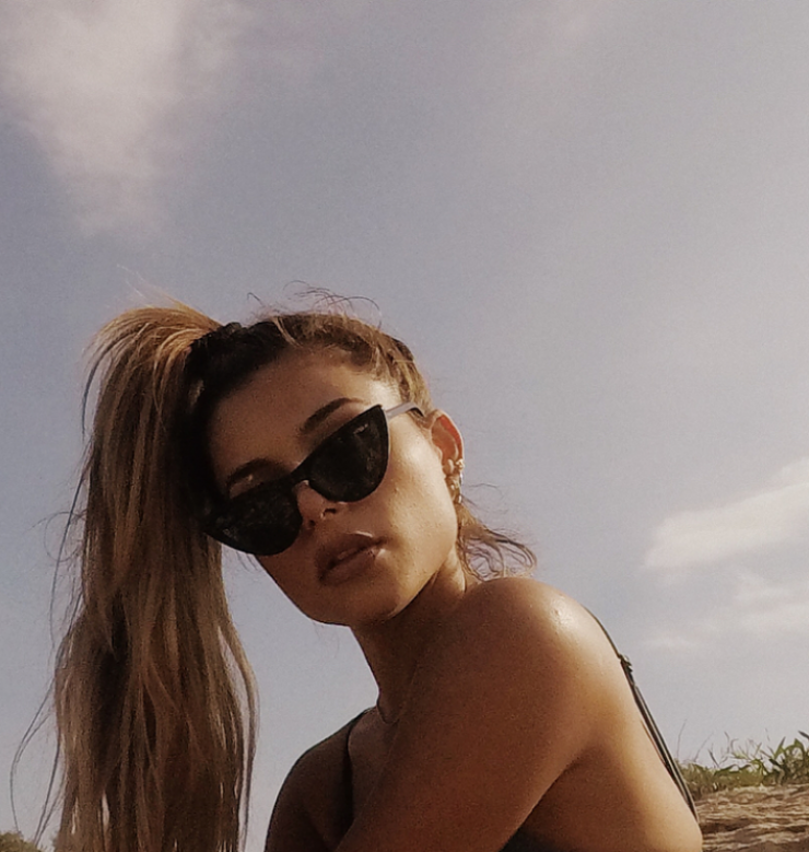 Η Ελευθερία Ελευθερίου φόρεσε στρινγκ στην παραλία και τρέλανε του λουόμενους! [εικόνες]