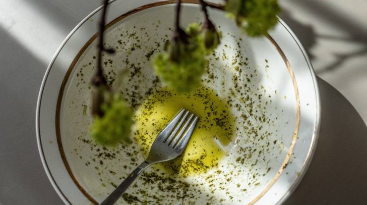 Ελαιόλαδο: Η ειδικός σου επισημαίνει τους λόγους που πρέπει να το προσθέσεις στη διατροφή σου