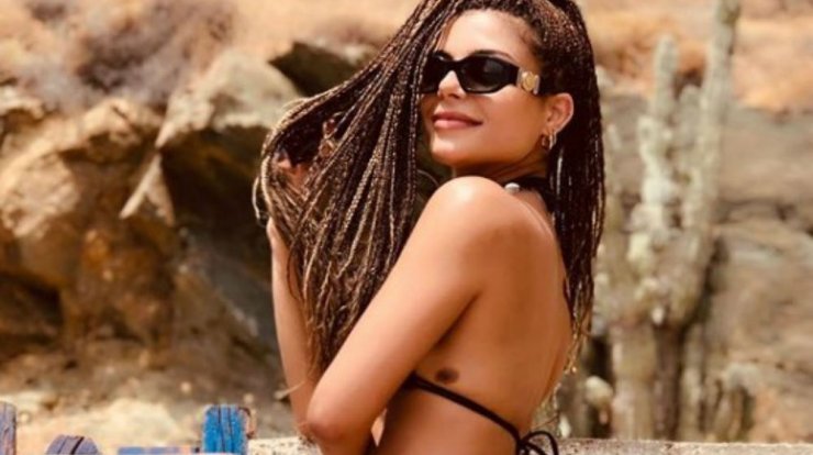 Ελευθερία Ελευθερίου: Ποζάρει topless στις διακοπές της και ανεβάζει τη θερμοκρασία στα ύψη! 