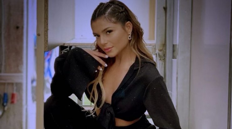 Η Ελευθερία Ελευθερίου ανέβηκε στο roof top της με μικροσκοπικό μαγιό και μας χάρισε τις πιο σέξι πόζες!