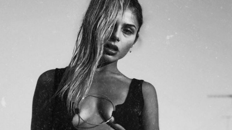 Ελευθερία Ελευθερίου: Η αλήθεια που κρύβεται πίσω από τις σέξι εμφανίσεις της! [βίντεο]