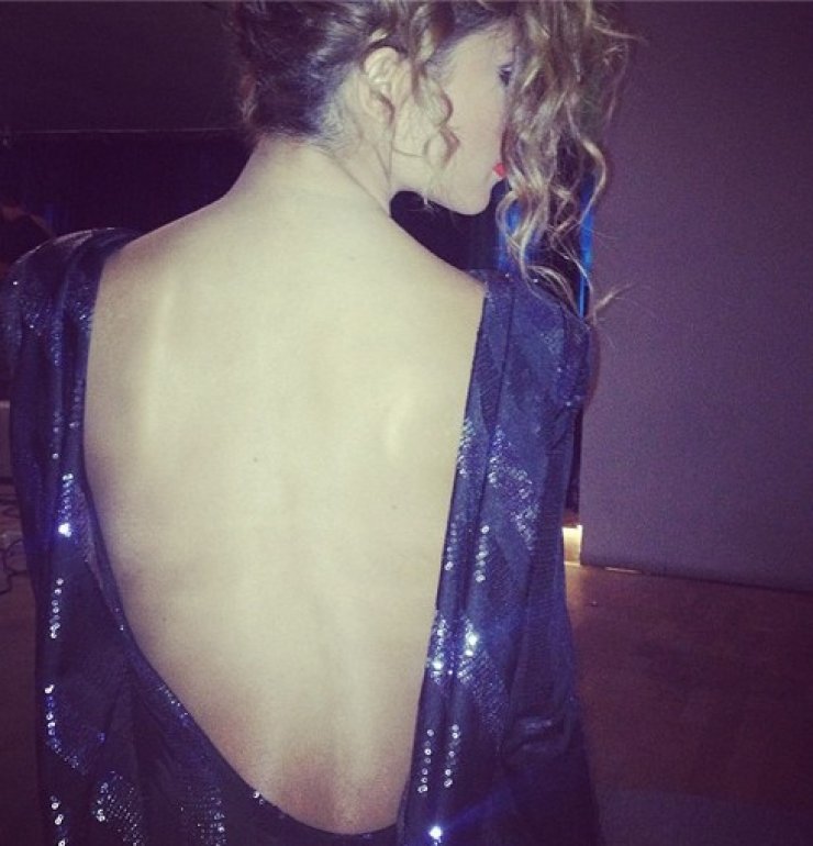 Ελευθερία Ελευθερίου: Η γυμνή πλάτη της που άναψε φωτιές