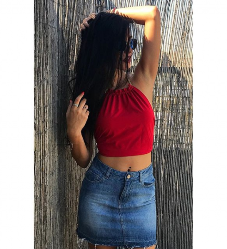 Επώνυμη Κύπρια ποζάρει με μαγιό και αναστατώνει! [εικόνα]