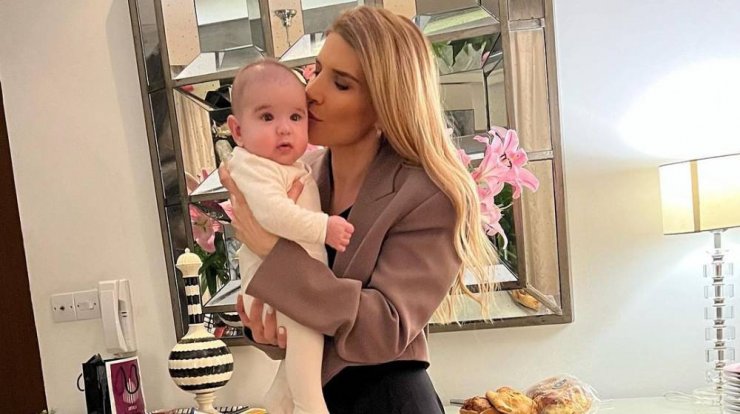 Έλενα Ανδρέου: Συγκινημένη ακούει τον γιο της να την αποκαλεί “μαμά” για πρώτη φορά [βίντεο]