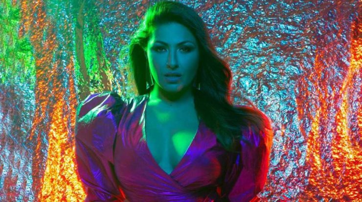 Η Έλενα Παπαρίζου με φόρεμα της Ηλιάνας Παπαγεωργίου